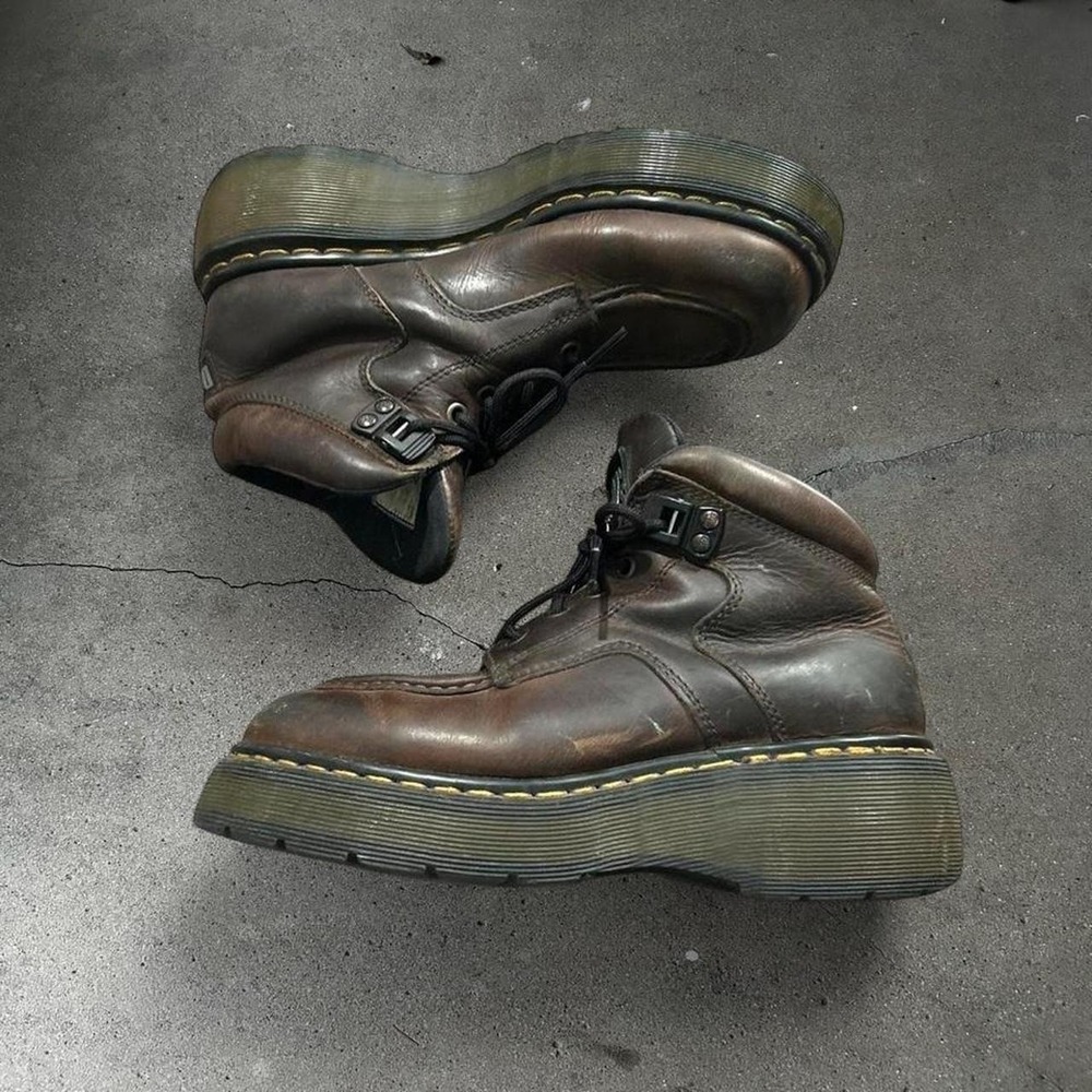 Vintage women's Dr. Martens brown leather platform chunky boots UK 5 US 7